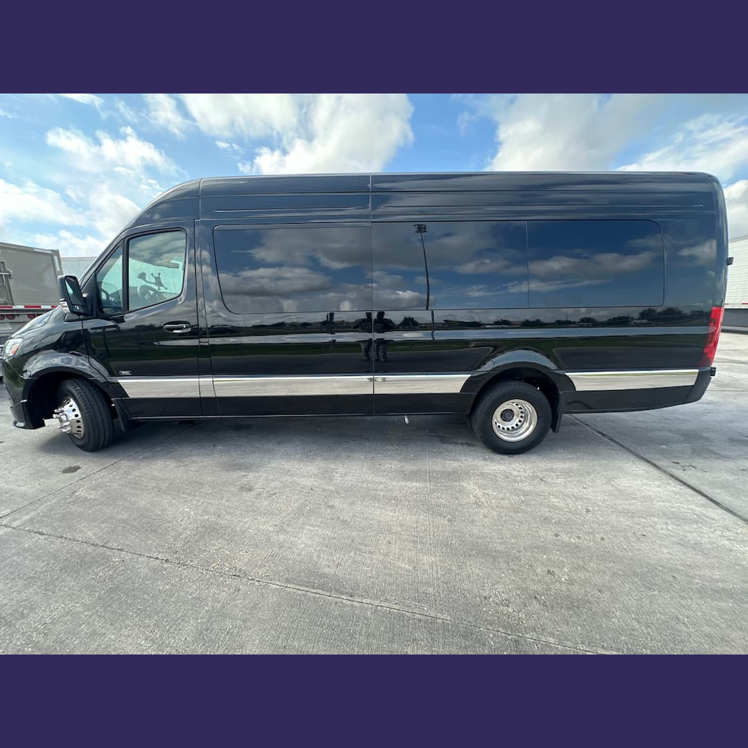Party Bus Biloxi fleet photo 3